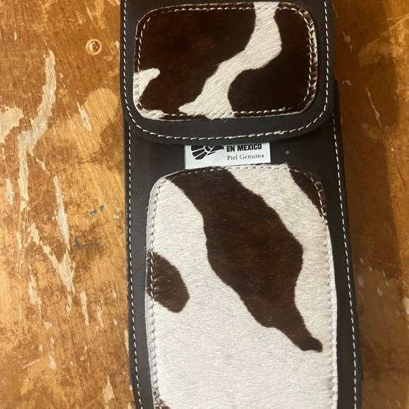 Cowhide Leather Phone Case with Flap - Picture 1 of 6